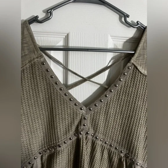 POL Studded Khaki Tank Top - Picture 4 of 6